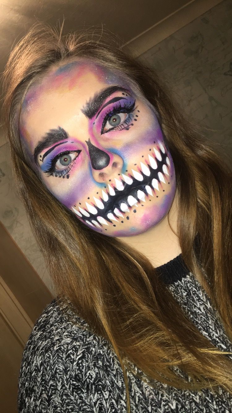 Pretty clown makeup